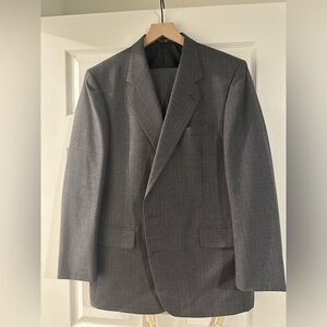 Mark of the world‘s best gray pinstripe 100% wool suit